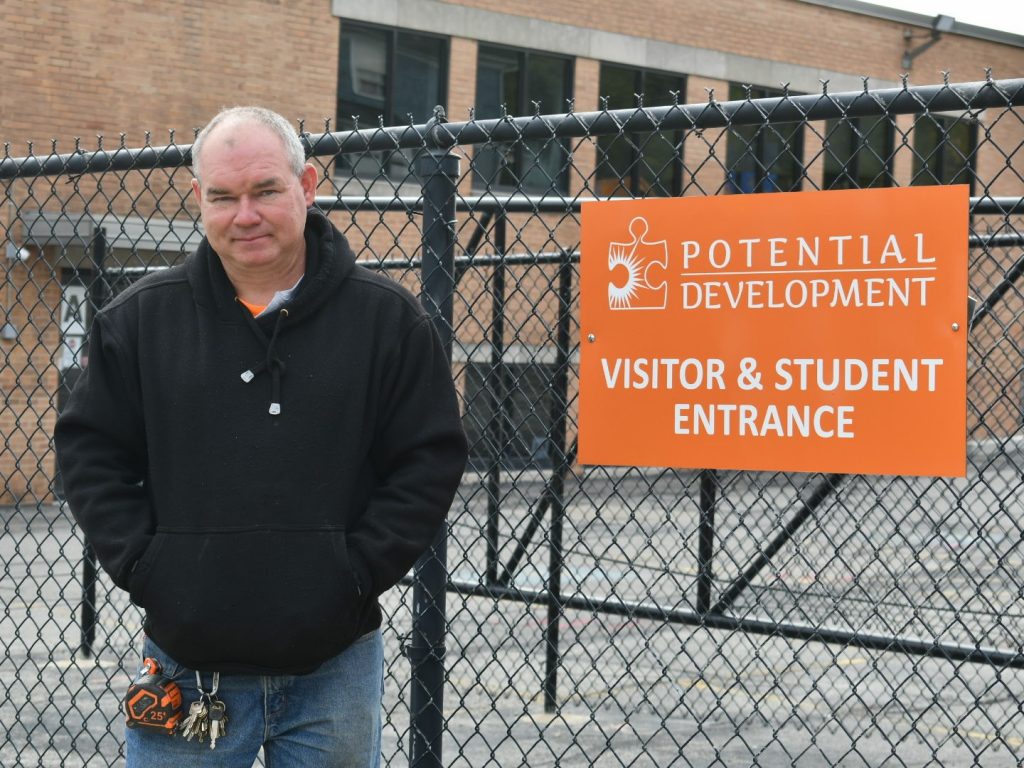 Tri-Area Electric security gate