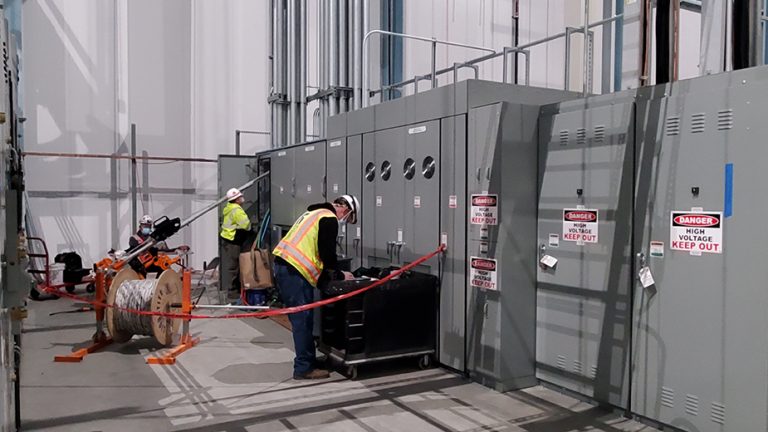 electricians at Ultium